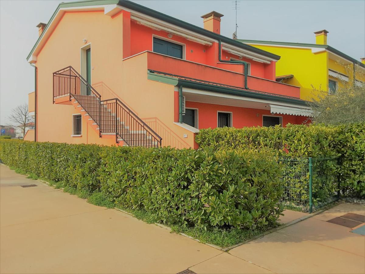 קאורלה Hotel Apartments Villaggio Dei Fiori 4 Stars Luxury - Great Family Resort - Pet Friendly - With Hypermarket - Delivery Restaurant-Pizzeria - Room Breakfast With Supplement - Ultra Fast Wi-Fi - Play Area For Children - Olympic Swimming Pool - Parking מראה חיצוני תמונה