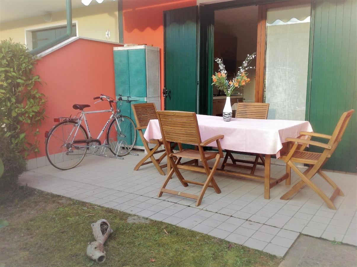 קאורלה Hotel Apartments Villaggio Dei Fiori 4 Stars Luxury - Great Family Resort - Pet Friendly - With Hypermarket - Delivery Restaurant-Pizzeria - Room Breakfast With Supplement - Ultra Fast Wi-Fi - Play Area For Children - Olympic Swimming Pool - Parking מראה חיצוני תמונה