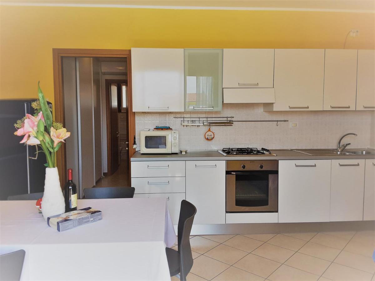 קאורלה Hotel Apartments Villaggio Dei Fiori 4 Stars Luxury - Great Family Resort - Pet Friendly - With Hypermarket - Delivery Restaurant-Pizzeria - Room Breakfast With Supplement - Ultra Fast Wi-Fi - Play Area For Children - Olympic Swimming Pool - Parking מראה חיצוני תמונה