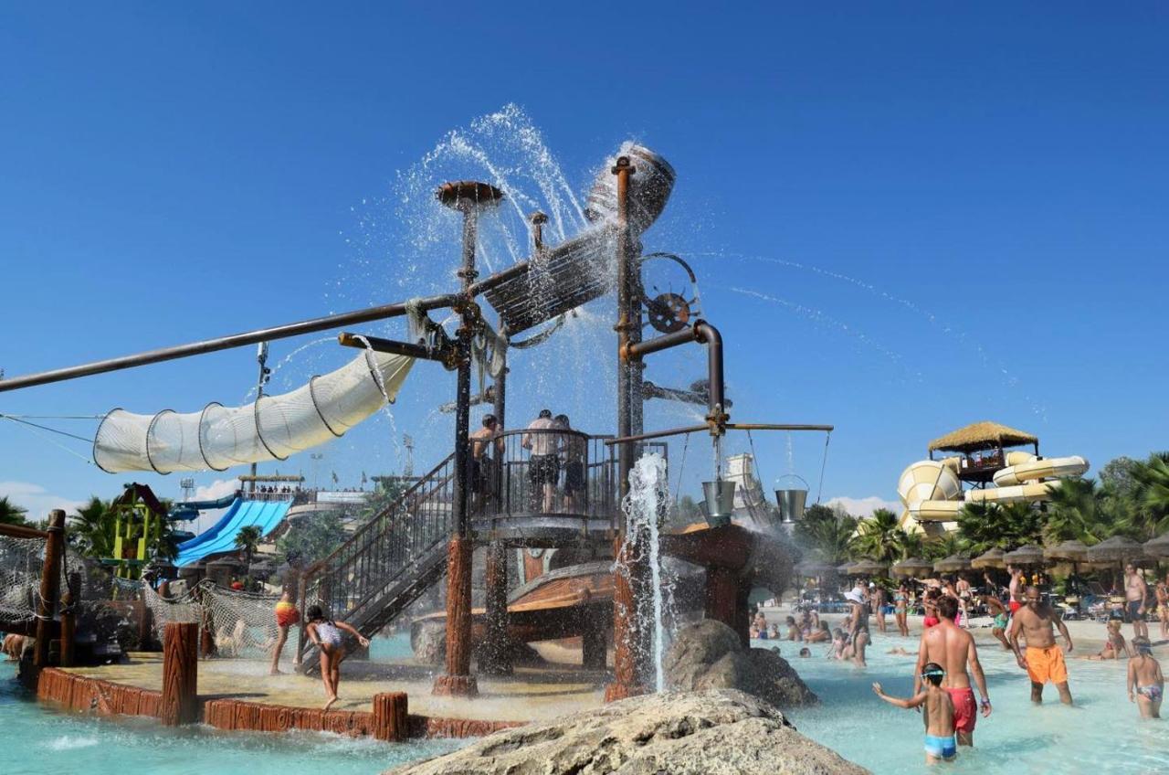 קאורלה Hotel Apartments Villaggio Dei Fiori 4 Stars Luxury - Great Family Resort - Pet Friendly - With Hypermarket - Delivery Restaurant-Pizzeria - Room Breakfast With Supplement - Ultra Fast Wi-Fi - Play Area For Children - Olympic Swimming Pool - Parking מראה חיצוני תמונה