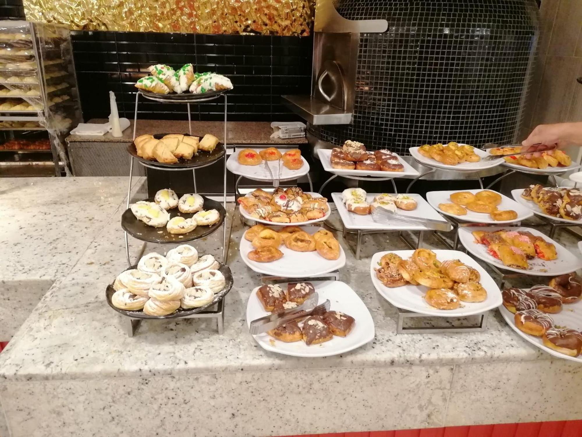 קאורלה Hotel Apartments Villaggio Dei Fiori 4 Stars Luxury - Great Family Resort - Pet Friendly - With Hypermarket - Delivery Restaurant-Pizzeria - Room Breakfast With Supplement - Ultra Fast Wi-Fi - Play Area For Children - Olympic Swimming Pool - Parking מראה חיצוני תמונה