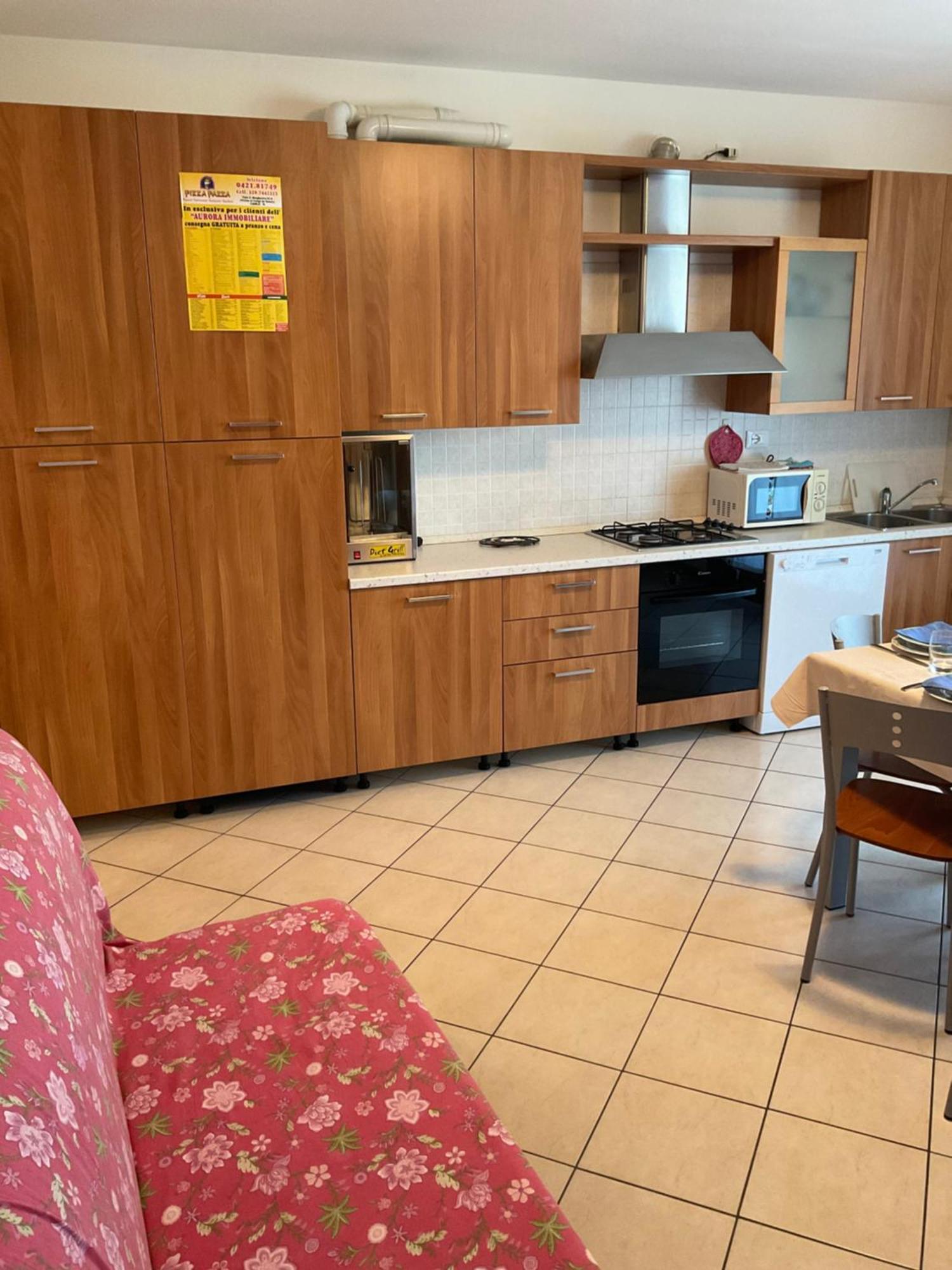 קאורלה Hotel Apartments Villaggio Dei Fiori 4 Stars Luxury - Great Family Resort - Pet Friendly - With Hypermarket - Delivery Restaurant-Pizzeria - Room Breakfast With Supplement - Ultra Fast Wi-Fi - Play Area For Children - Olympic Swimming Pool - Parking מראה חיצוני תמונה