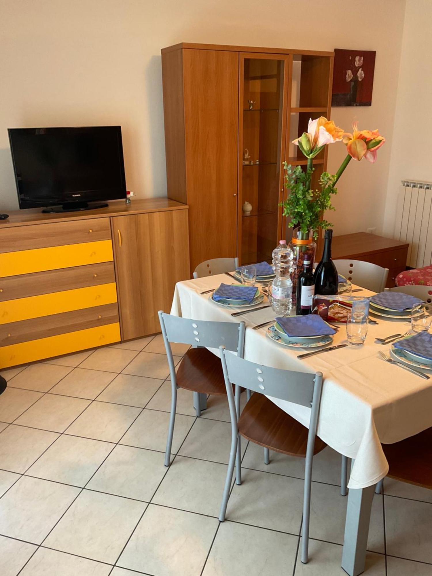 קאורלה Hotel Apartments Villaggio Dei Fiori 4 Stars Luxury - Great Family Resort - Pet Friendly - With Hypermarket - Delivery Restaurant-Pizzeria - Room Breakfast With Supplement - Ultra Fast Wi-Fi - Play Area For Children - Olympic Swimming Pool - Parking מראה חיצוני תמונה