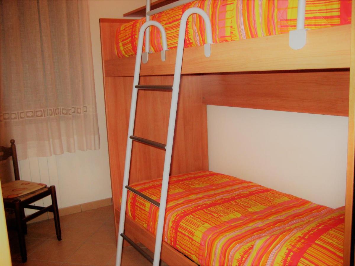 קאורלה Hotel Apartments Villaggio Dei Fiori 4 Stars Luxury - Great Family Resort - Pet Friendly - With Hypermarket - Delivery Restaurant-Pizzeria - Room Breakfast With Supplement - Ultra Fast Wi-Fi - Play Area For Children - Olympic Swimming Pool - Parking מראה חיצוני תמונה